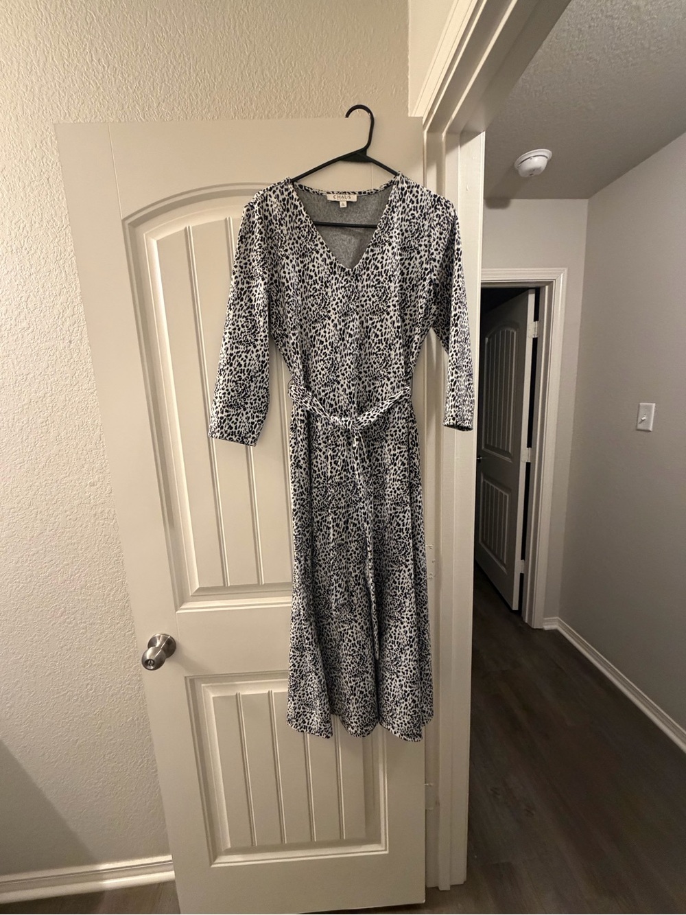 Chaus Black & White Printed V-Neck Midi Dress